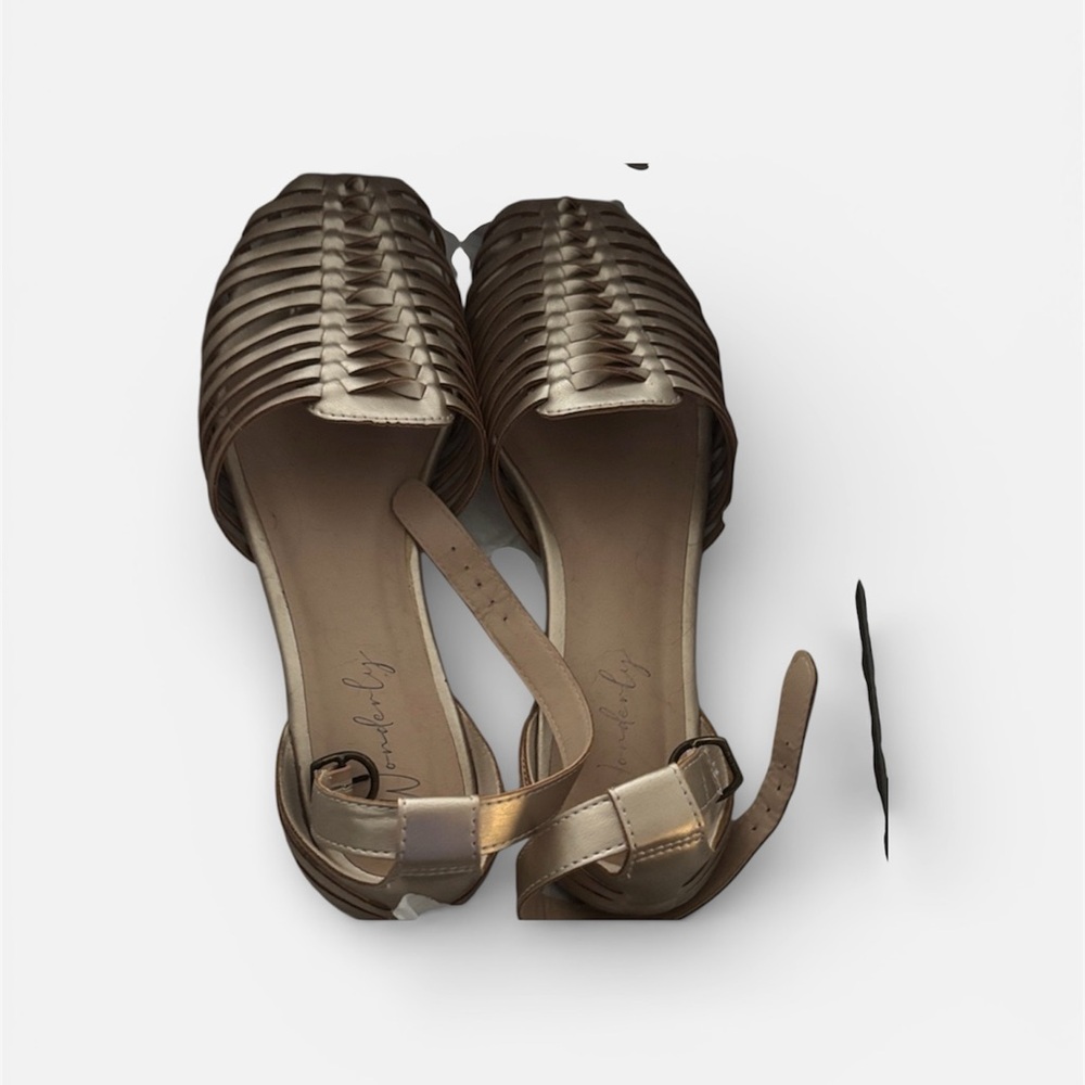 Wonderly Women's Gold Strappy Sandals